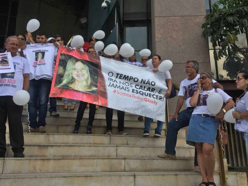 Protesto marca segunda audiência do caso Gisely Kelly Folha PE