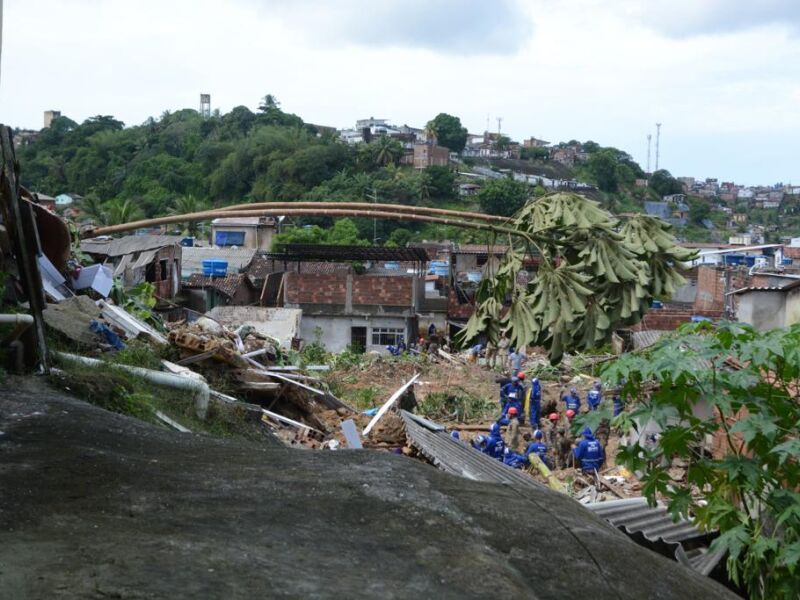 Sobe para 56 o número de mortos pelas chuvas em Pernambuco governo diz