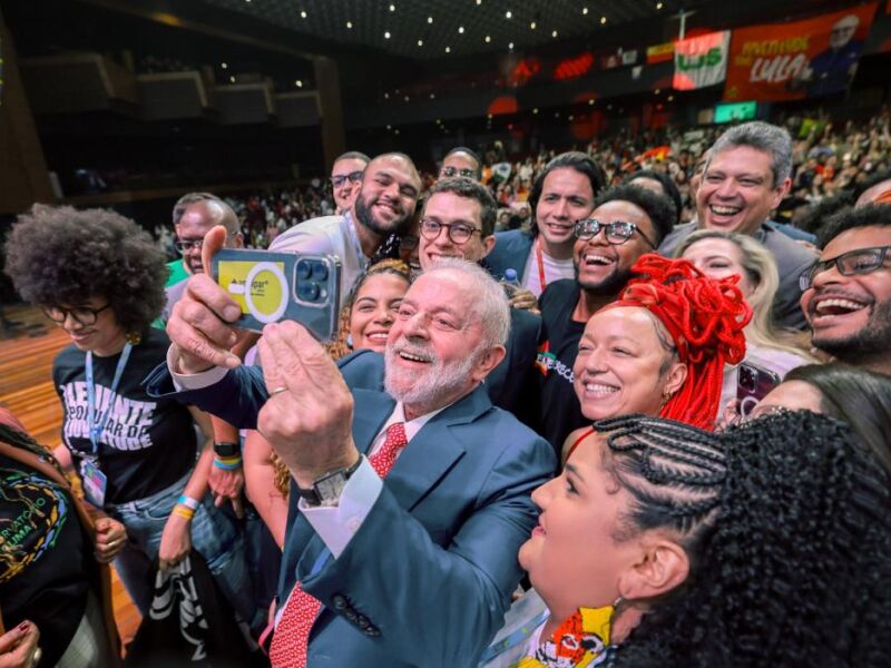 Lula pede jovens politizados e diálogo quem pensa diferente Folha PE