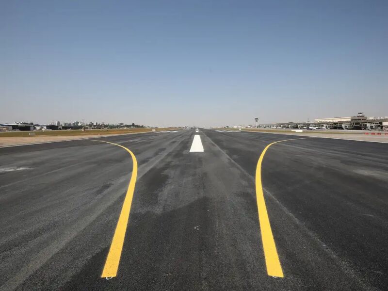 Aeroportos de Congonhas em SP e Santos Dumont no Rio têm voos