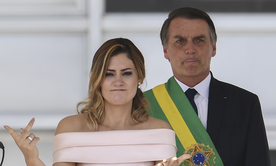 Michelle Quebra Protocolo E Discursa Em Libras Antes De Bolsonaro