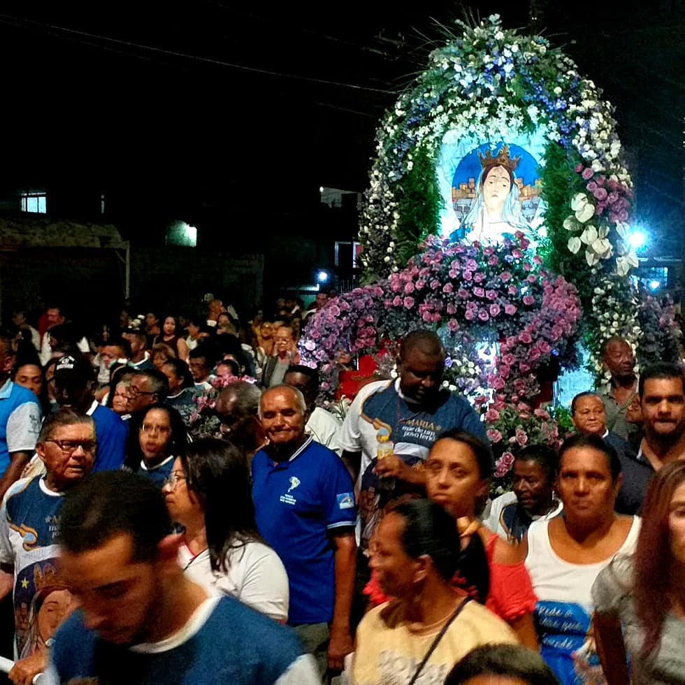 Procissão da Bandeira e missa abrem Festa do Morro no Recife Folha PE