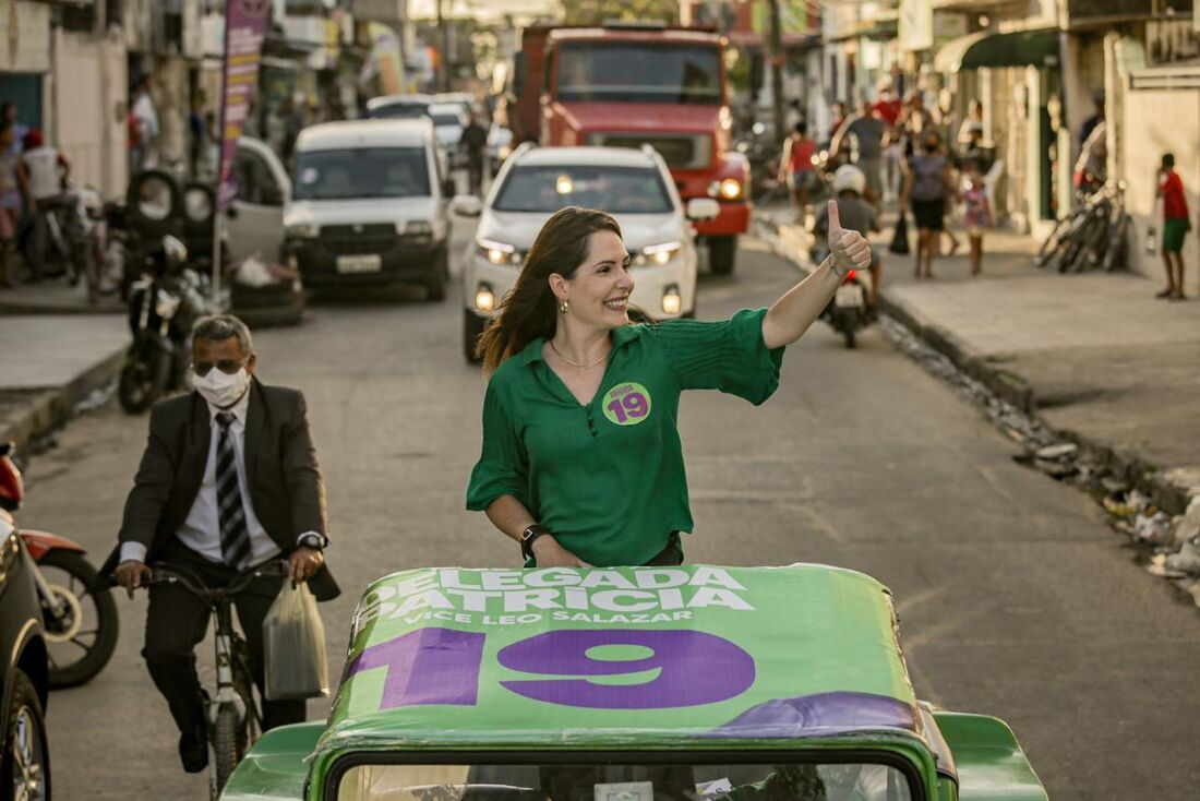 Delegada Patrícia destaca apoio de Jair Bolsonaro e provoca adversários