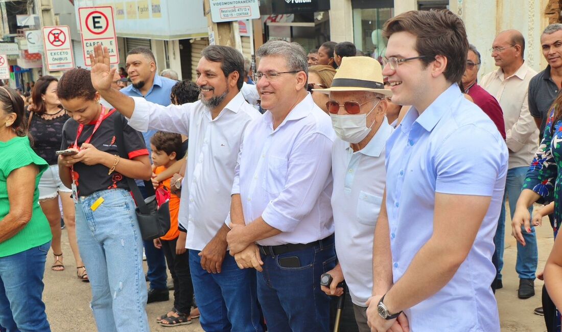 Ao Lado De Aliados E Pr Candidato Luciano Duque Participa De Festa De