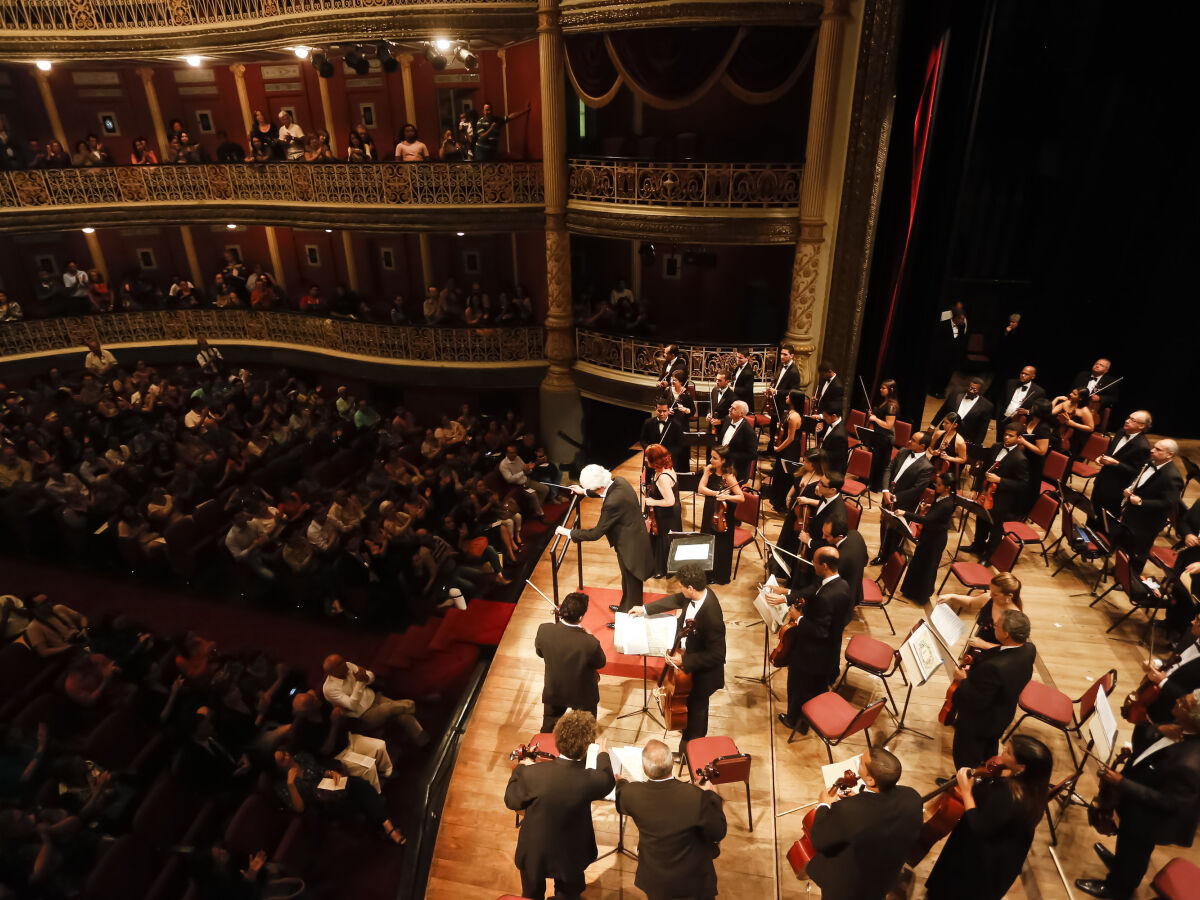 Orquestra Sinfônica celebra 172 anos do Teatro de Santa Isabel - Folha PE