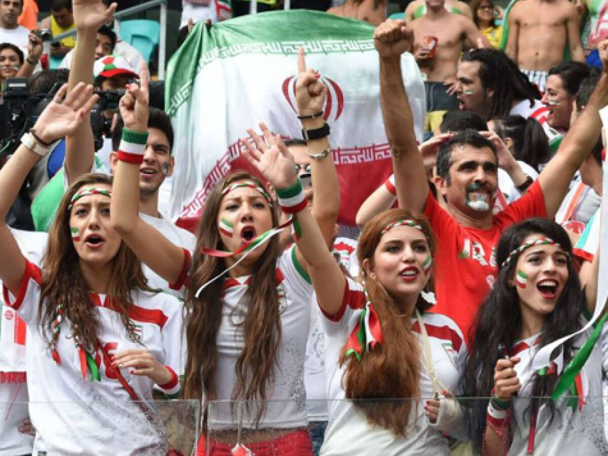 Iranianas são autorizadas a assistir partida de futebol pela 1ª