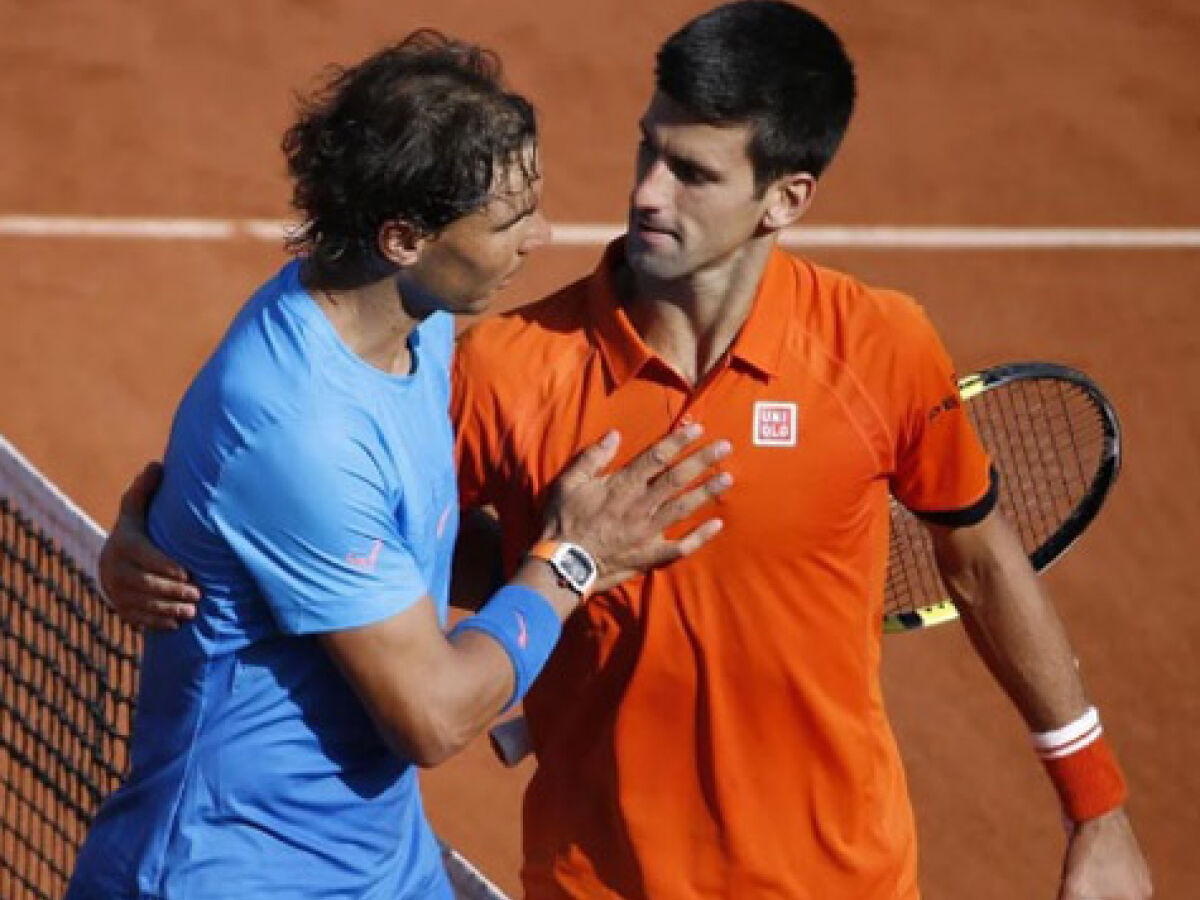 Djokovic acerta bolada em juíza e é desclassificado do US Open