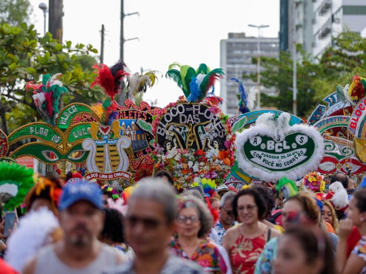 G1 - Veja lista com data e hora de desfile dos blocos de rua do