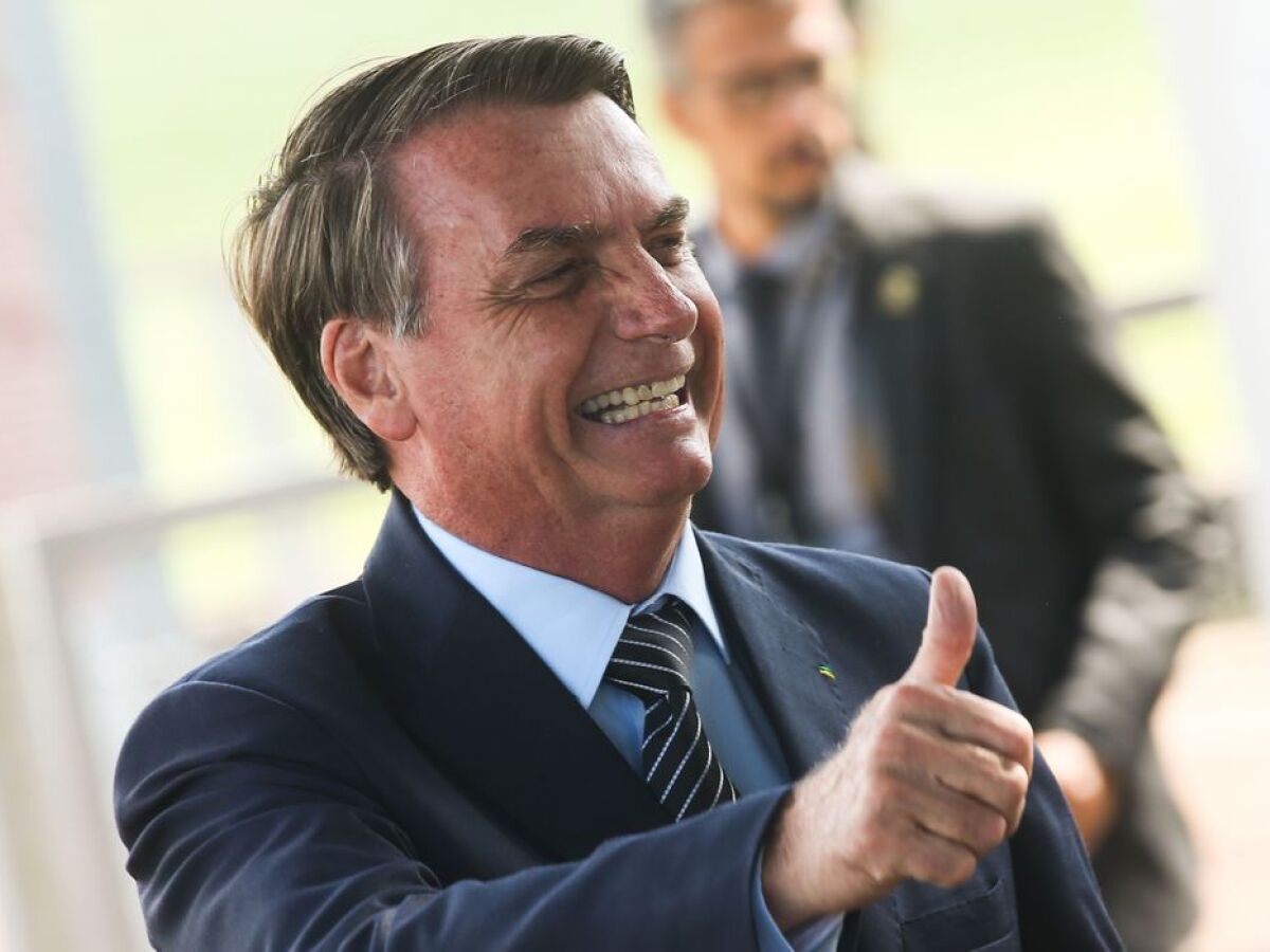 Bolsonaro irá ao Guarujá na quinta para descanso com a filha