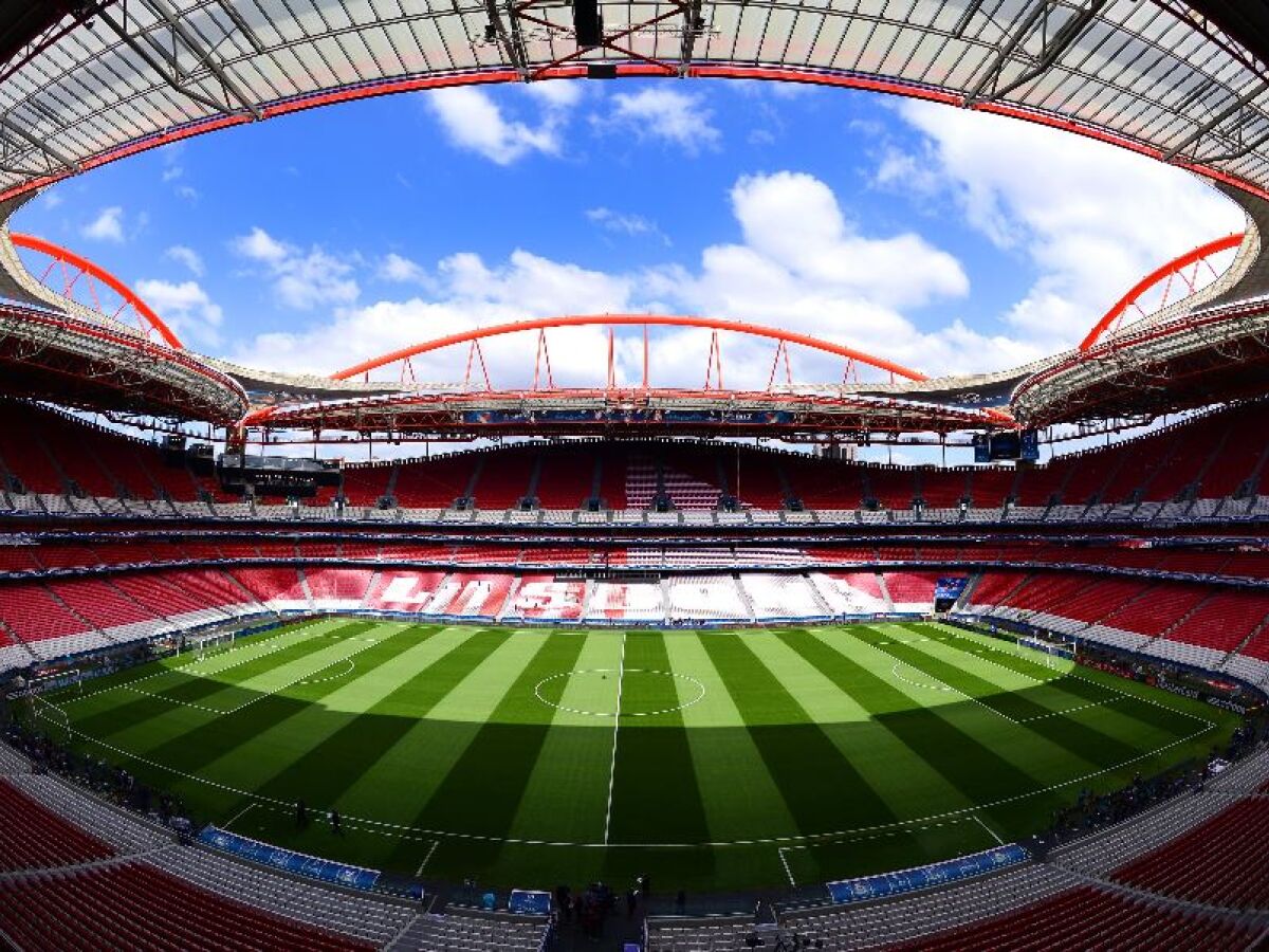 Uefa estuda semifinais da Champions com jogos únicos e campo neutro - ISTOÉ  Independente