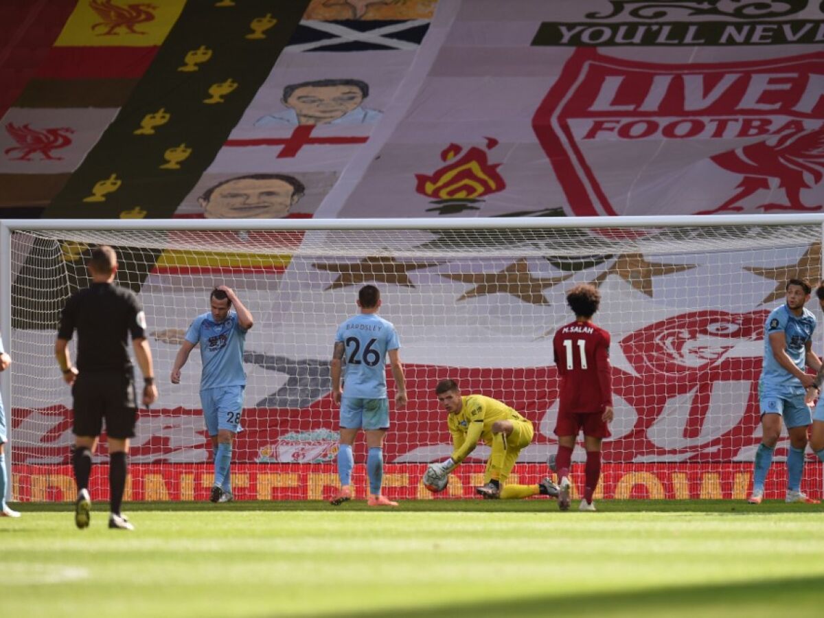 City não aproveita vantagem e cede empate ao Liverpool, mas continua líder  do Inglês