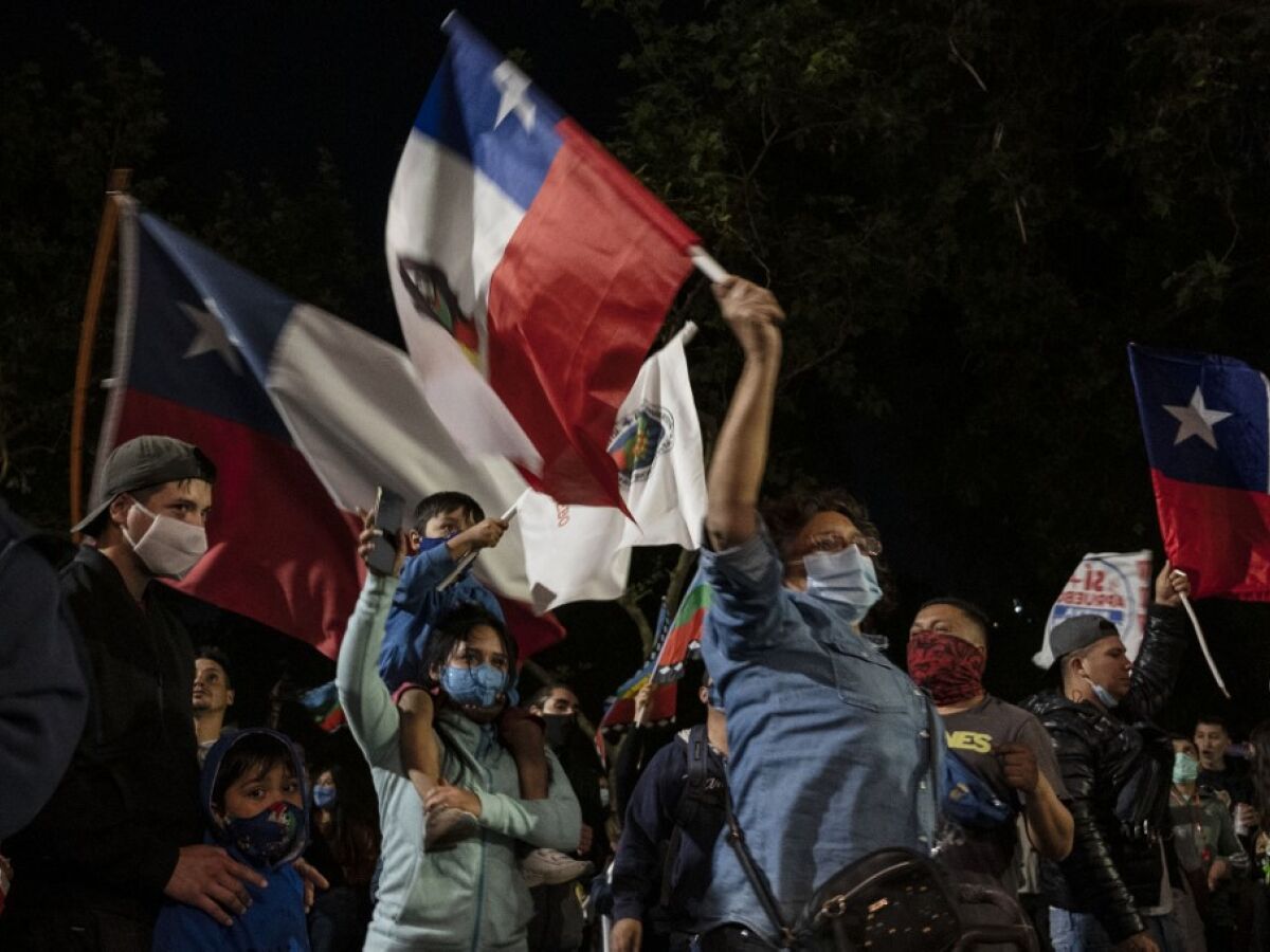 Após quatro semanas de protestos, Chile mudará Constituição