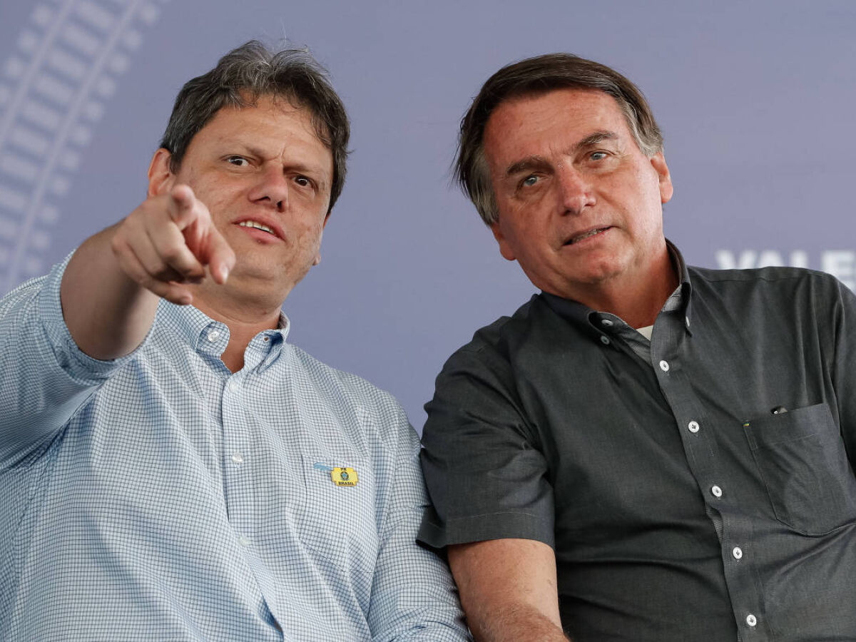 Ministro de Infraestrutura, Tarcísio de Freitas, e Jair Bolsonaro