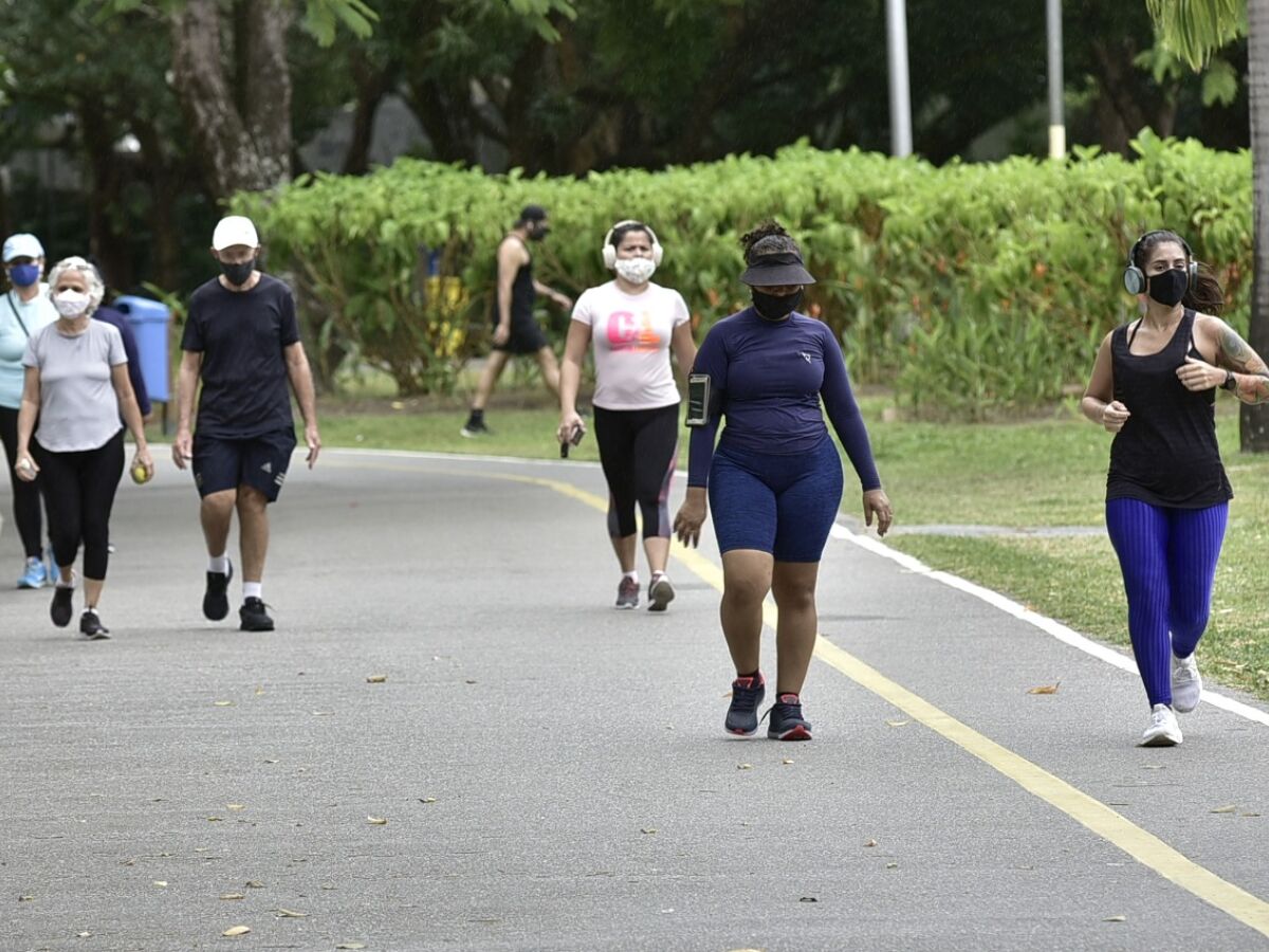 Caminhar pode ser um remédio poderoso para dores nas costas; entenda -  Folha PE