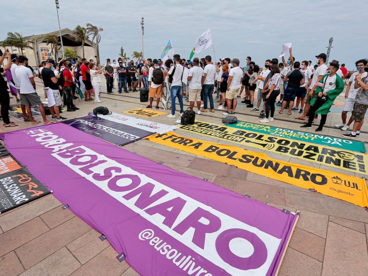 Repressão de ato no Recife desnuda simbiose entre Bolsonaro e as polícias, Opinião