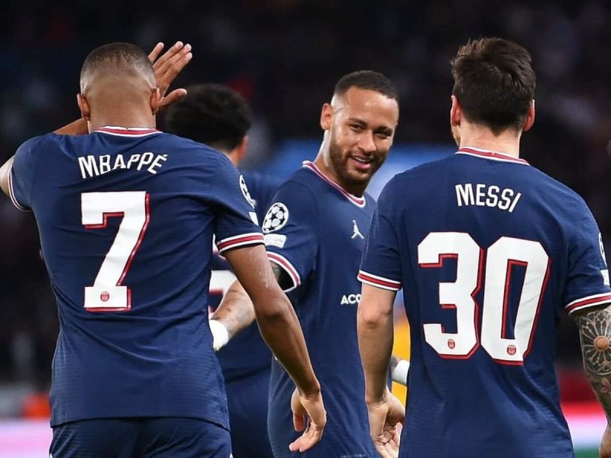 Com gols de Neymar e Mbappé, PSG goleia Monaco no Francês