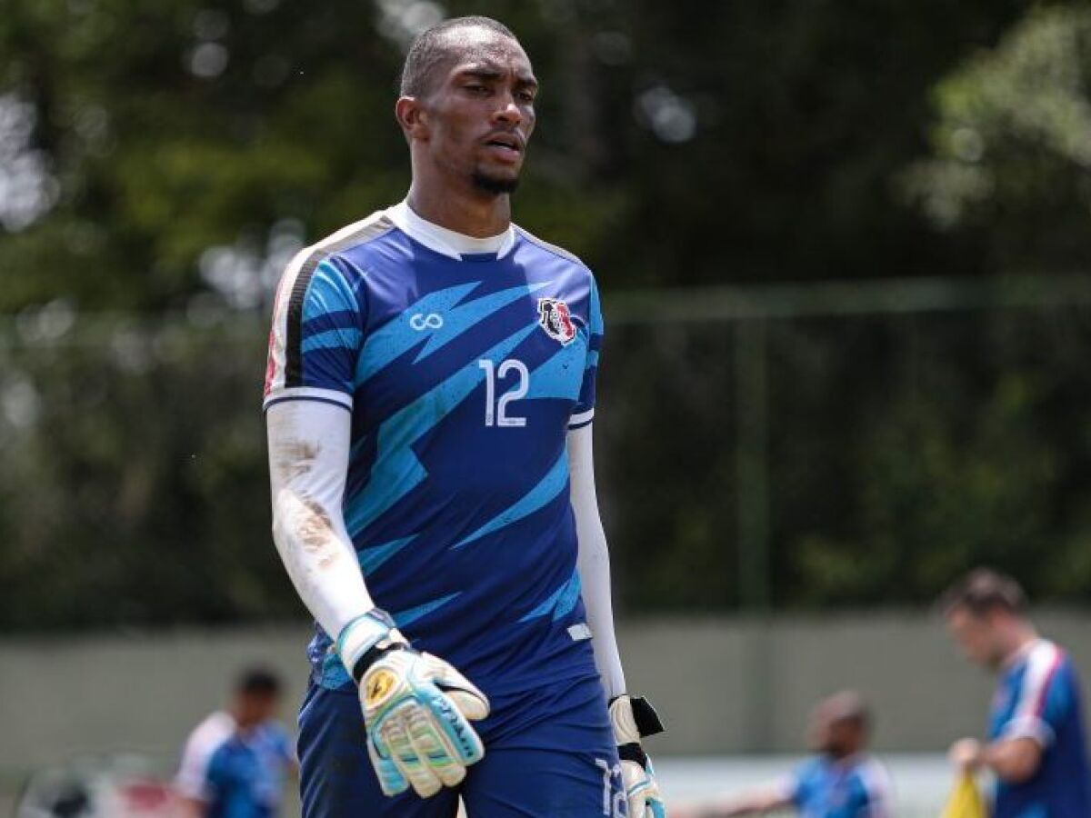 Goleiro Jordan, do Brusque, renova contrato e é emprestado ao Sport