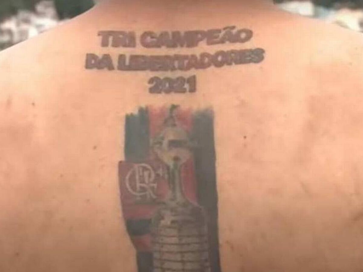 Web Brinca Com Flamenguista Que Tatuou Nas Costas Tri Da Libertadores Antes Da Final Folha Pe