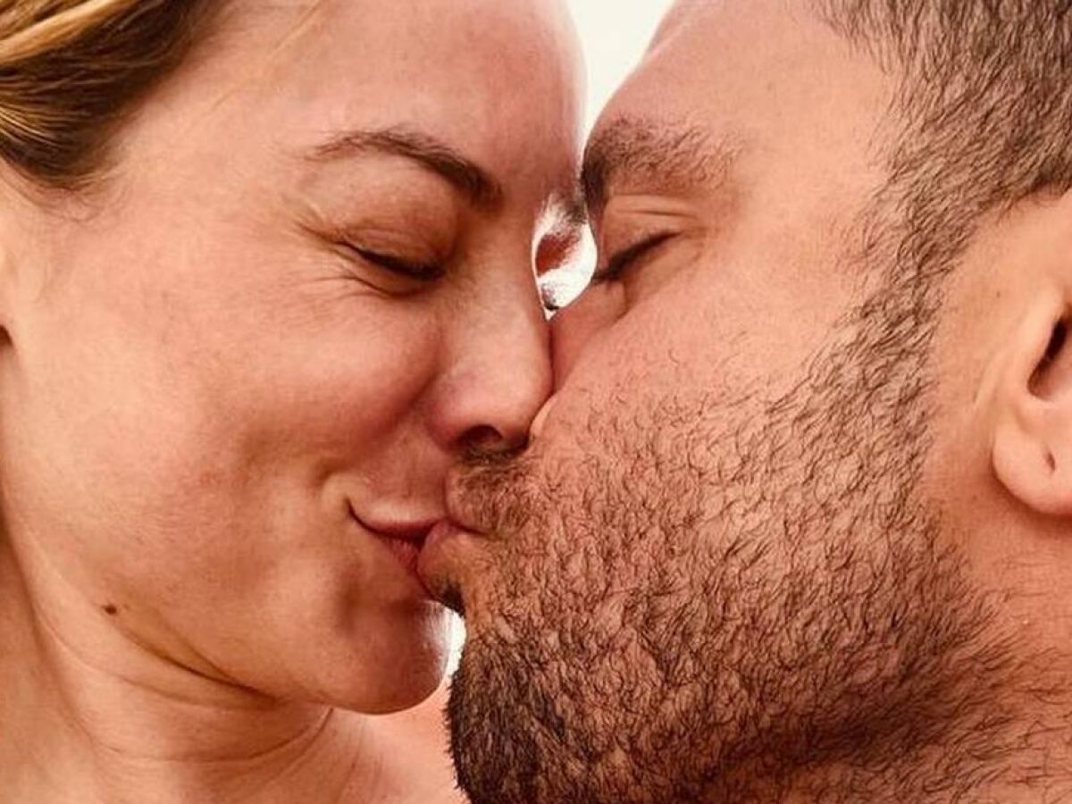 Paolla Oliveira posta foto beijando Diogo Nogueira - Folha PE