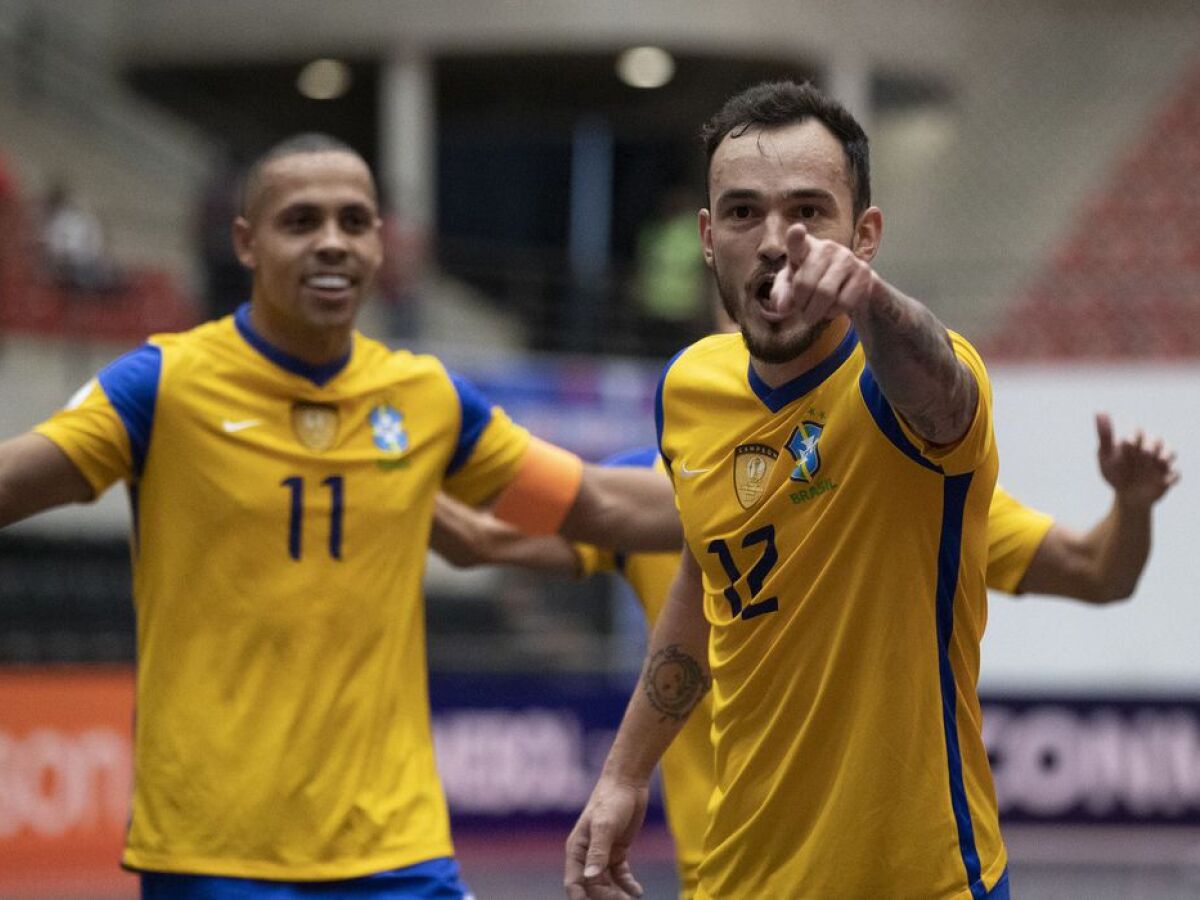 Ricardinho, eleito melhor jogador de futsal do mundo, se aposenta