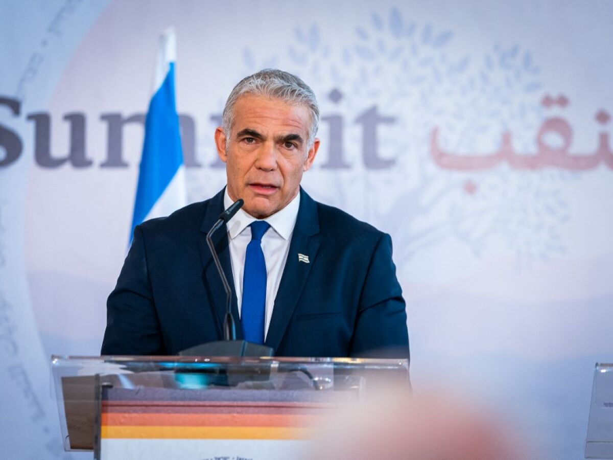 Ministro das Relações Exteriores israelense, Yair Lapid, durante a cúpula do Negev no kibutz israelense de Sde Boker