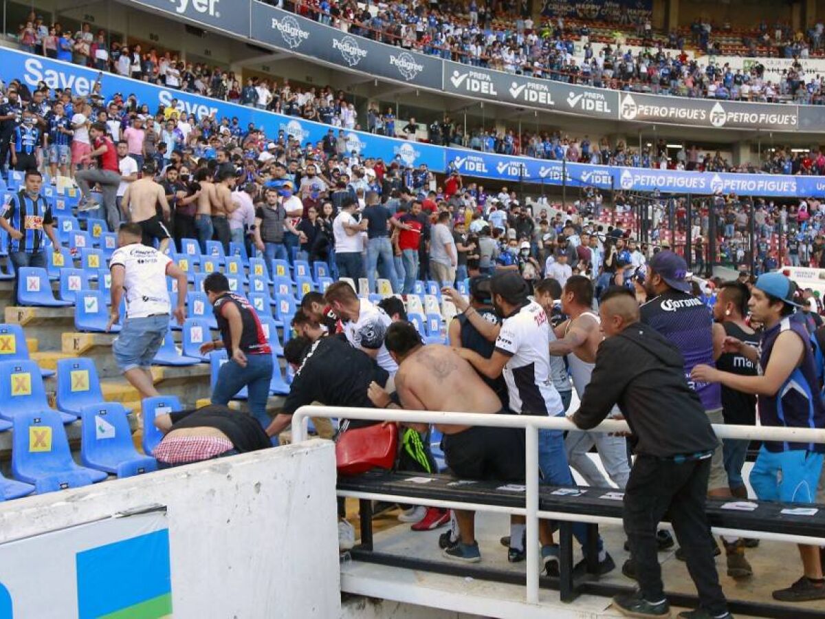 Dez homens são presos por briga em estádio que deixou 26 feridos