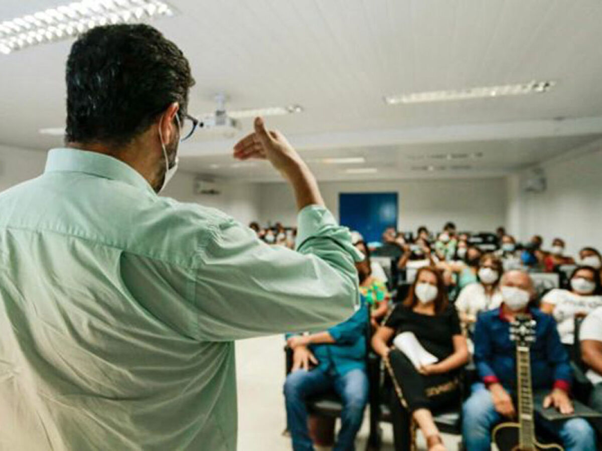 No Cabo, ONG realiza busca ativa de meninas e jovens mulheres que estão  fora da escola