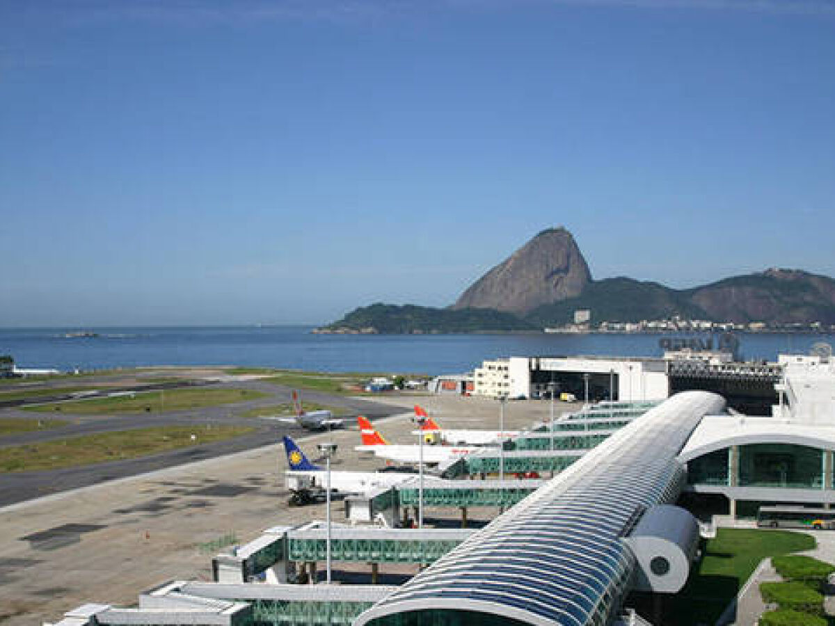 Capivara na pista atrapalha pouso no aeroporto Santos Dumont