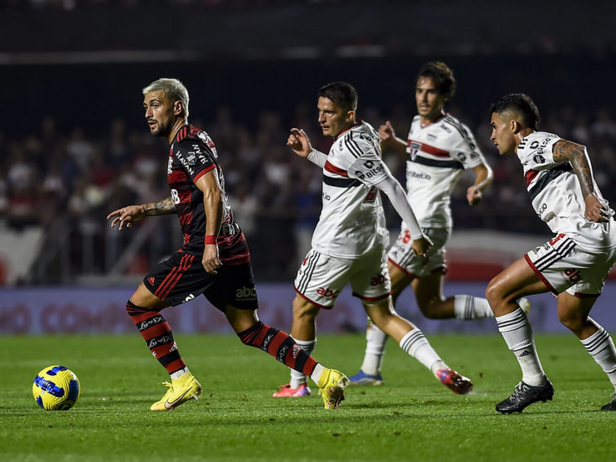 Flamengo bate o Corinthians e bota o 'pé' na semifinal da Copa