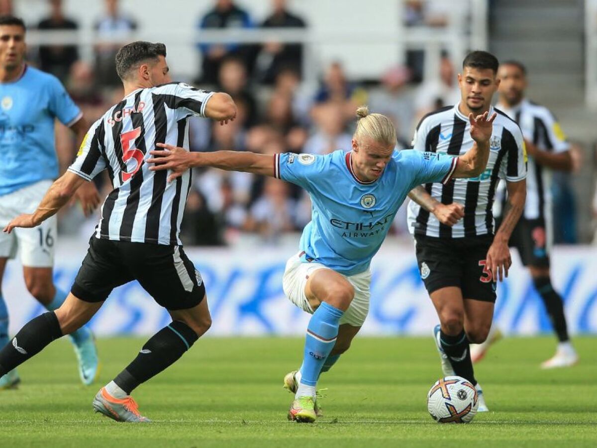 Manchester United arranca empate e garante título inglês