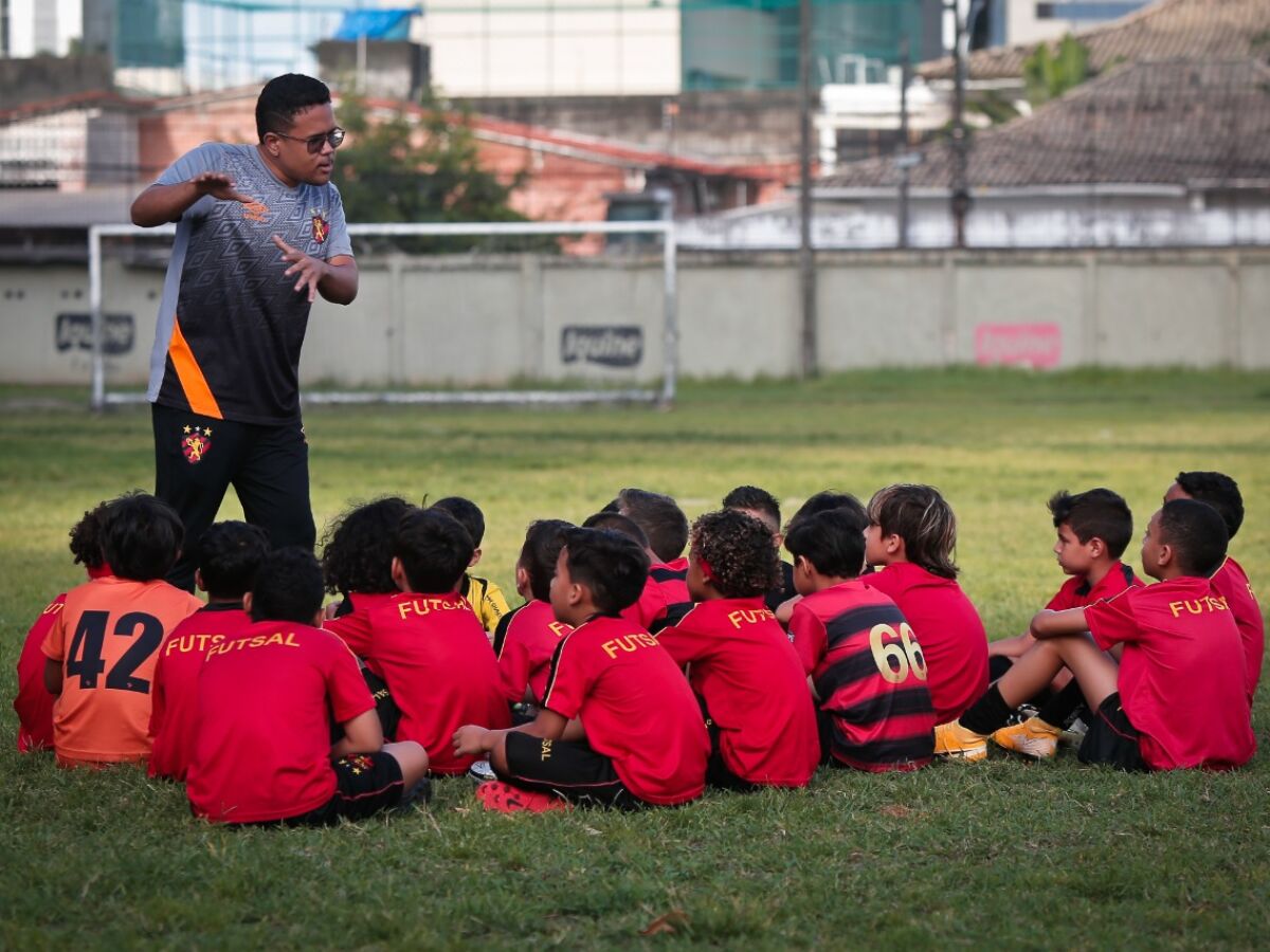 Arrancada e gol ! #sub6 #futebol #futebolsociety #futebolkids