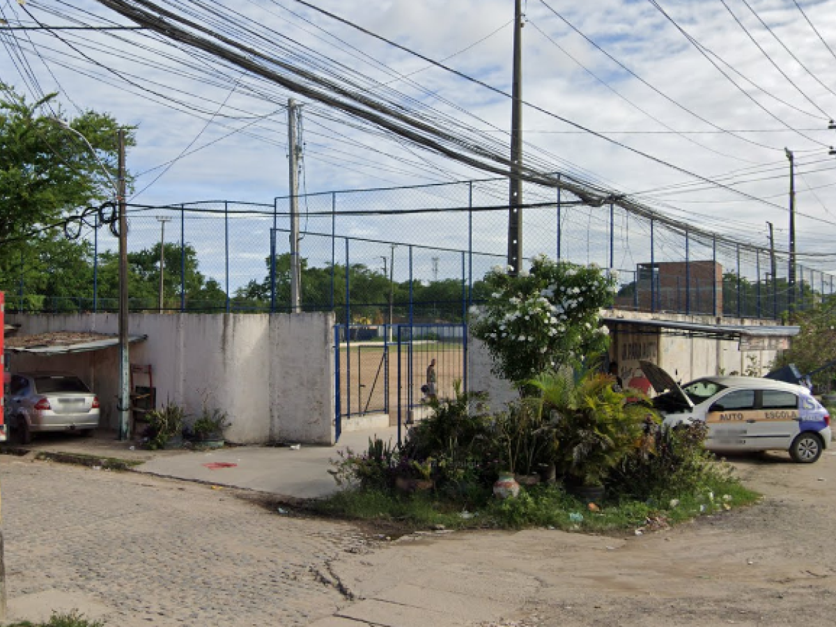 Tiroteio em campo de futebol no nordeste do Brasil causa cinco mortos e  seis feridos - Brasil - SAPO Desporto