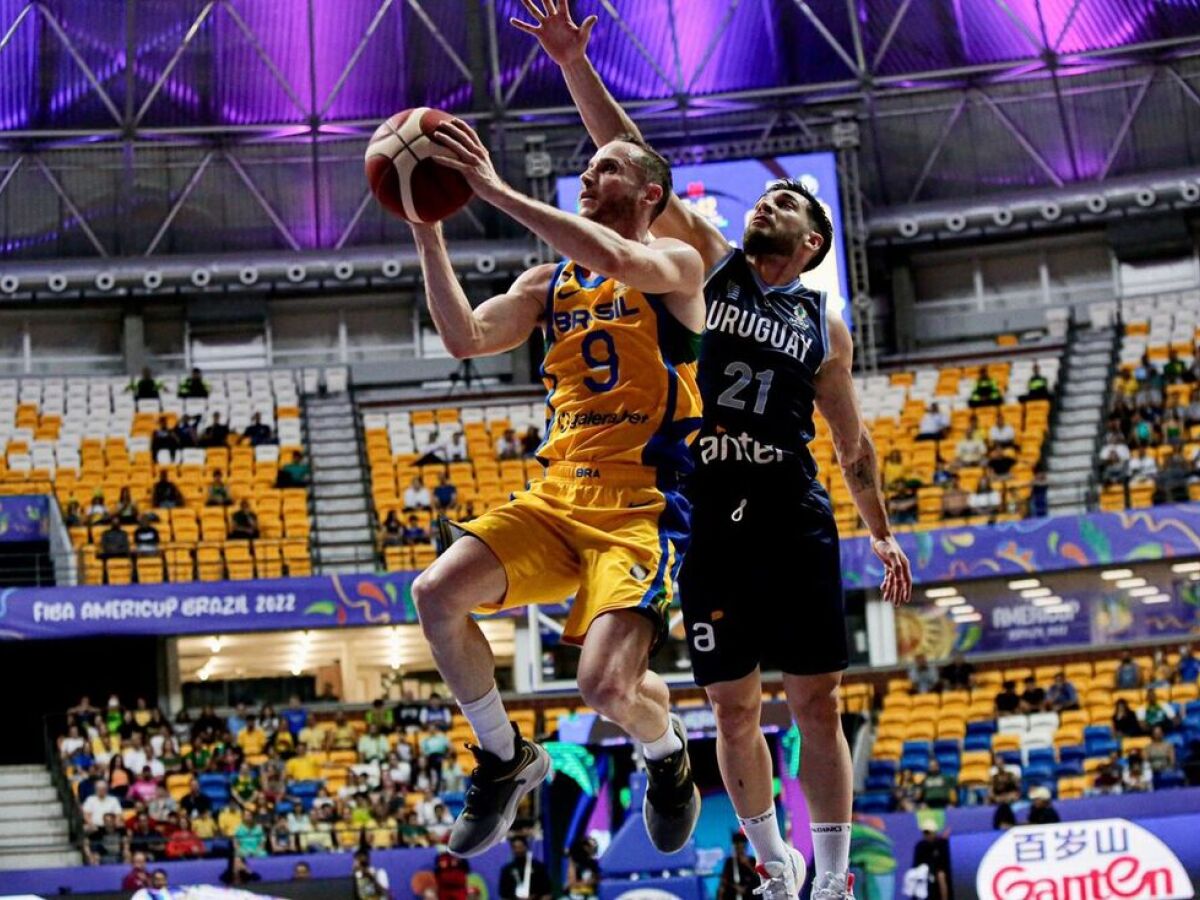 Brasil vence Porto Rico no basquete e enfrentará a Venezuela na