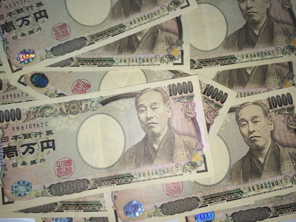 Alta do dólar contra iene se deve a fundamentos macro, e não ao BC japonês