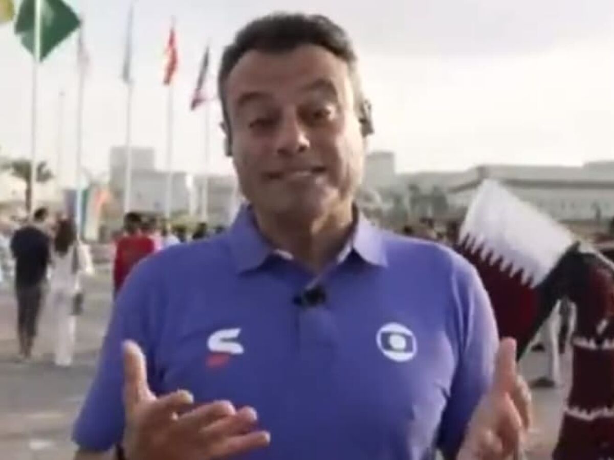 Eric Faria empurra torcedor que esbarrou nele durante entrada ao vivo no Catar; veja o vídeo - Folha PE Eric Faria empurra torcedor que esbarrou nele durante entrada ao vivo no Catar; veja o vídeo - Folha PE