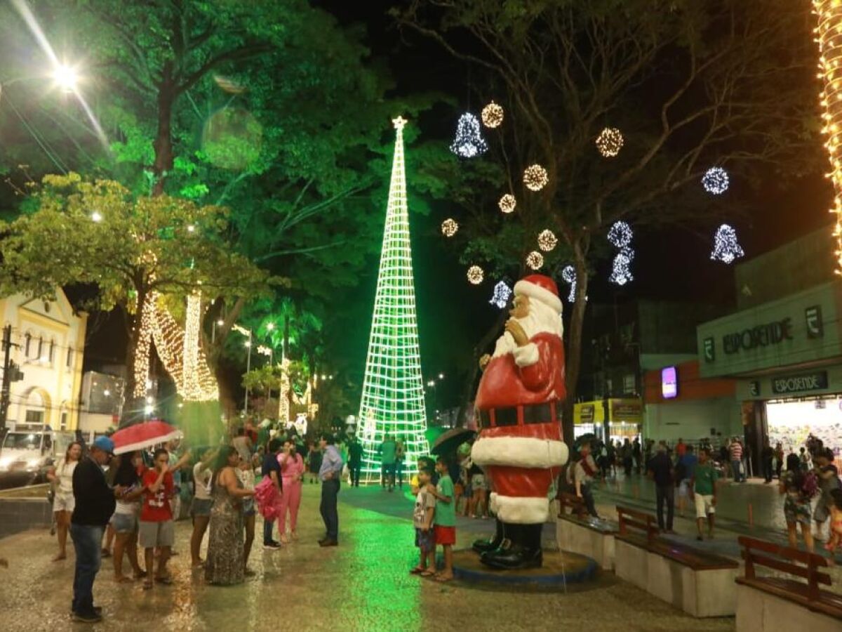 Jaboatão lança iluminação para o Natal com presépio, cantata e Papai Noel de 4 metros de altura - Folha PE Jaboatão lança iluminação para o Natal com presépio, cantata e Papai Noel de 4 metros de altura - Folha PE