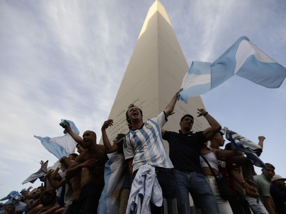 Liga de futebol dos EUA suspende jogador argentino por insultos