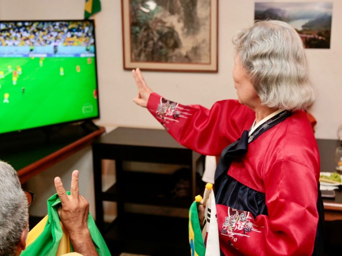 Bora assistir o jogo do Brasil contra Coreia do Norte hoje às 15h30. Não  perca! Entrada: 1kg de alimentos não perecíveis #futeboldesurdos - CBDS  Brasil - Confederação Brasileira de Desportos de Surdos