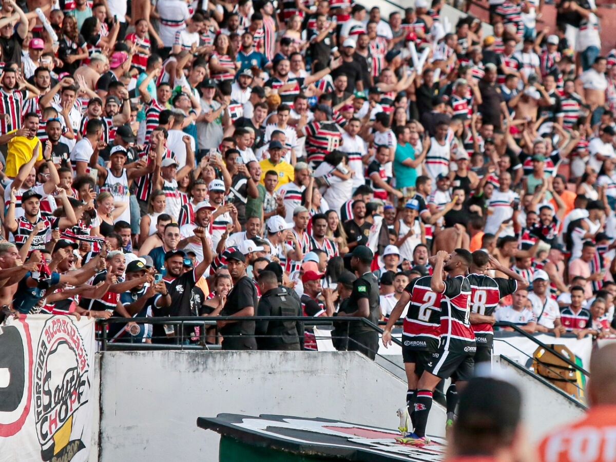 Santa Cruz cede empate ao Fluminense-PI e volta a tropeçar no Arruda, agora  no Nordestão - Esportes DP