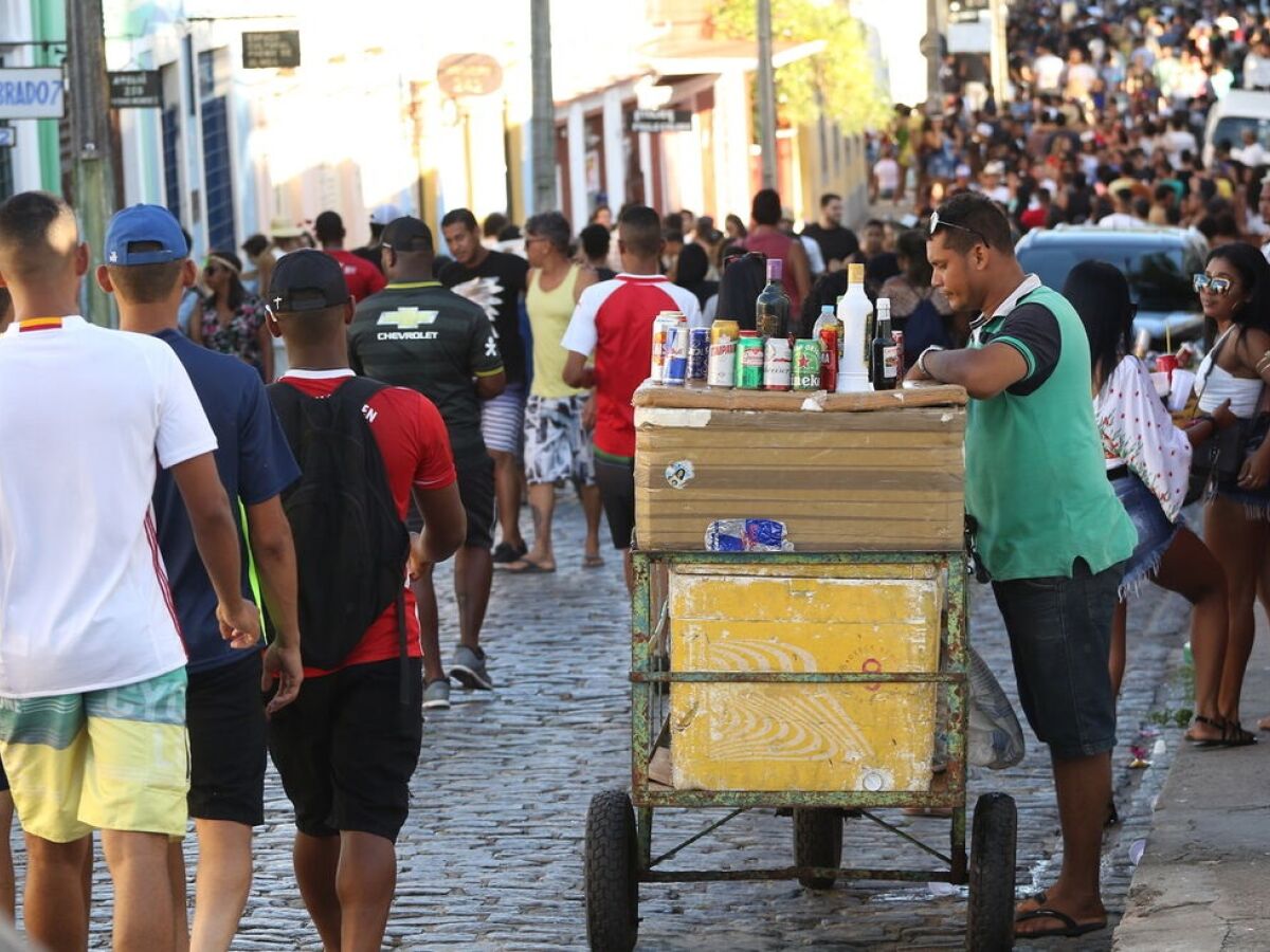 Saiba quanto os principais clubes do Brasil faturaram em premiação este ano  - Folha PE