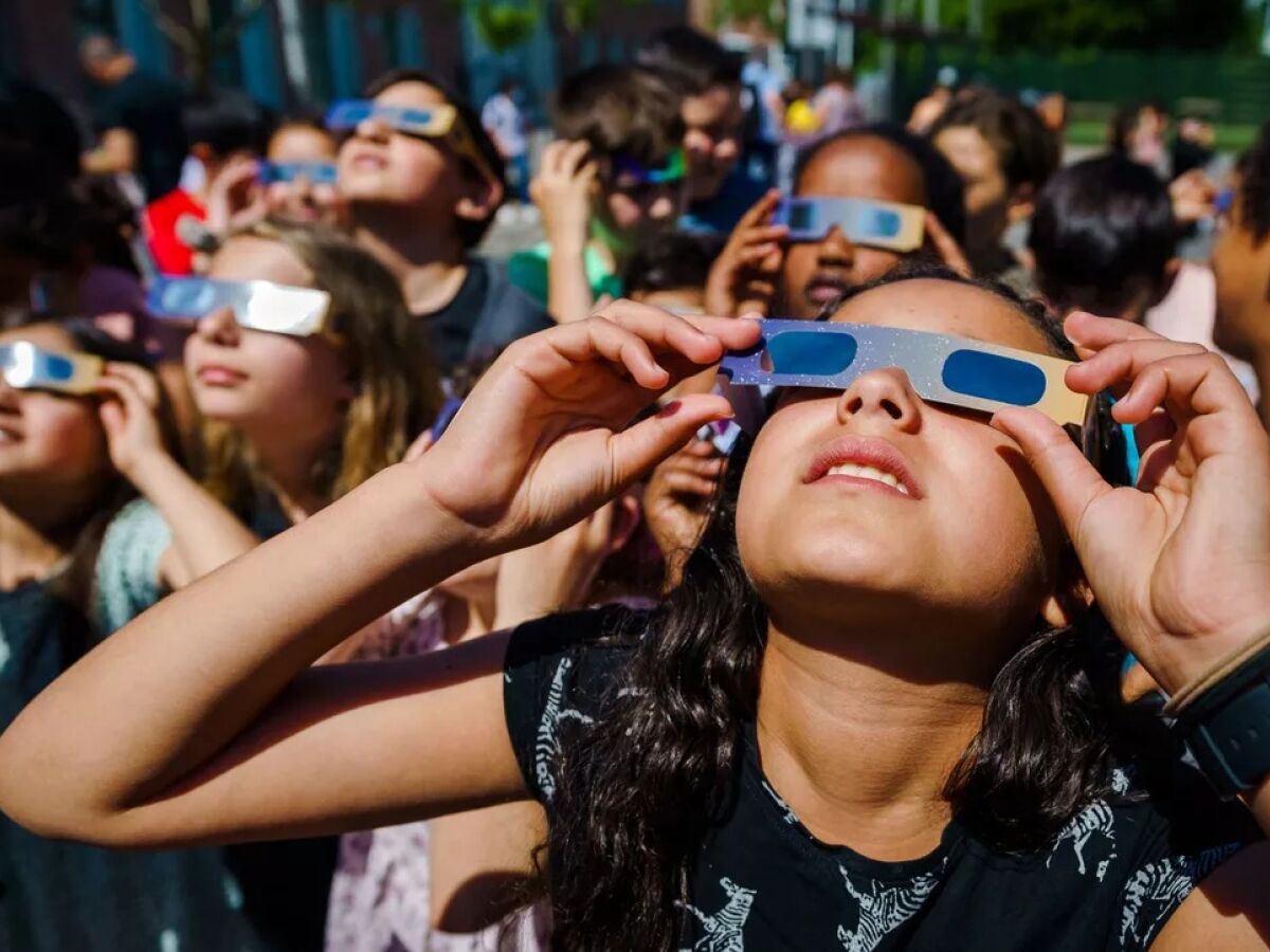 Eclipse solar anular: entenda o que é o anel de fogo deste sábado, 14 de  outubro