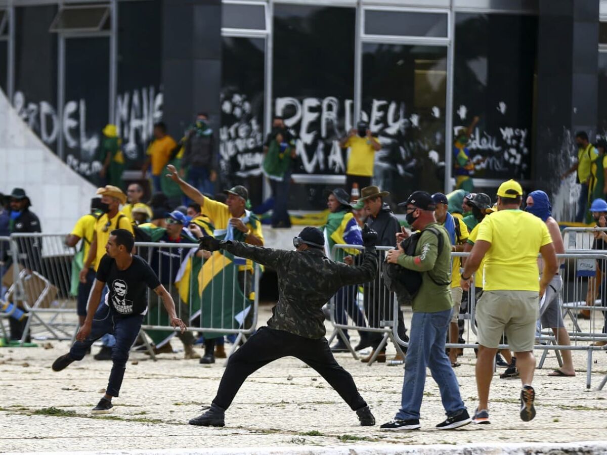 PSOL pede cassação de Damares no Senado por negligência com