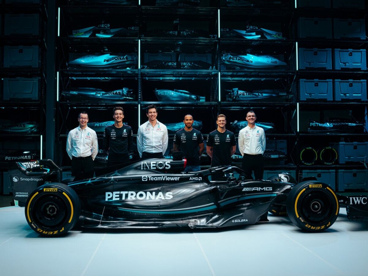 Mercedes apresenta novo carro para temporada 2023 da F1 - Folha PE