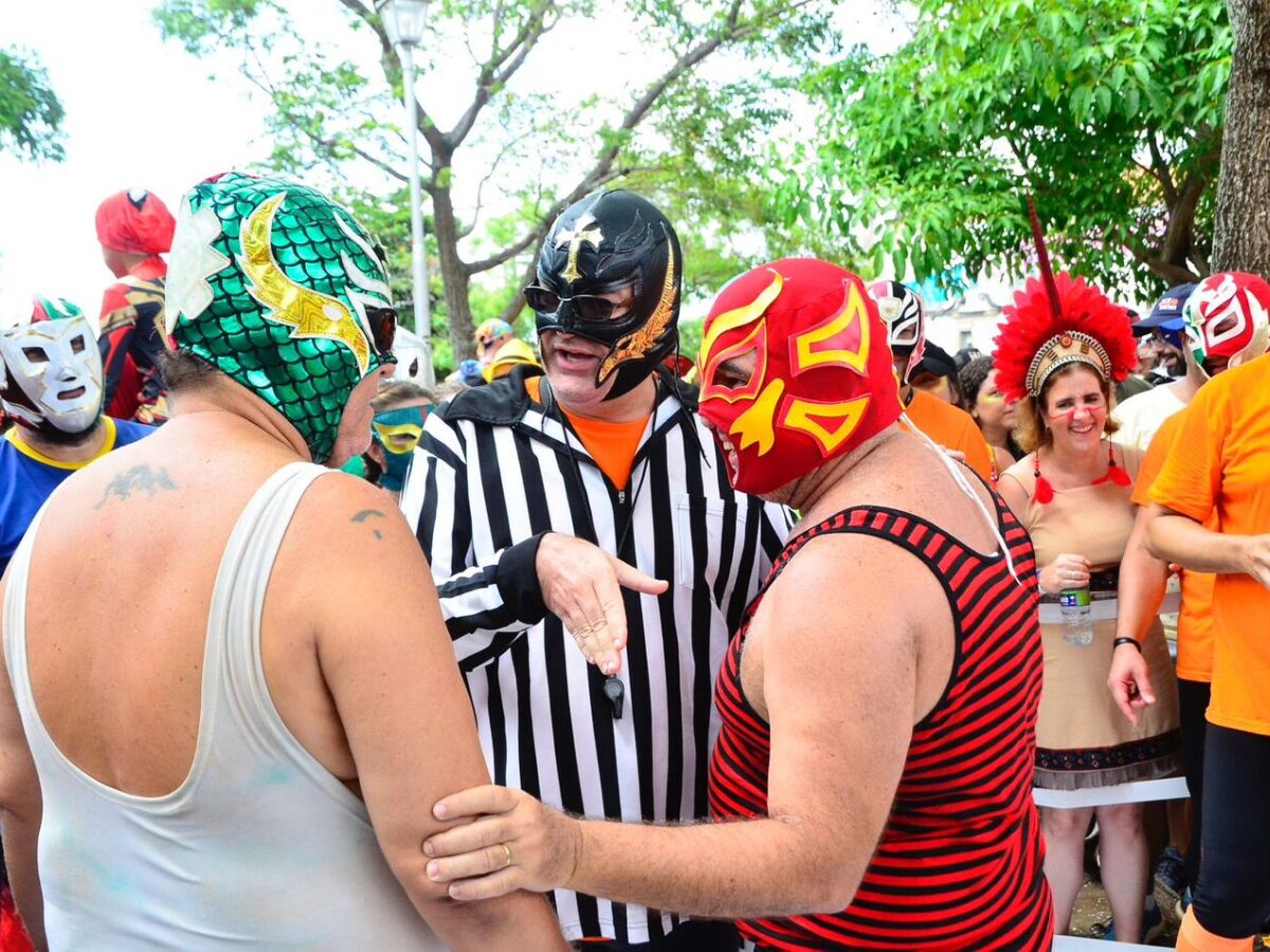 Bloco Mucha Lucha homenageia luta livre mexicana com ringue em Olinda: 'A  única regra é a greia', diz presidente, Carnaval 2023 em Pernambuco