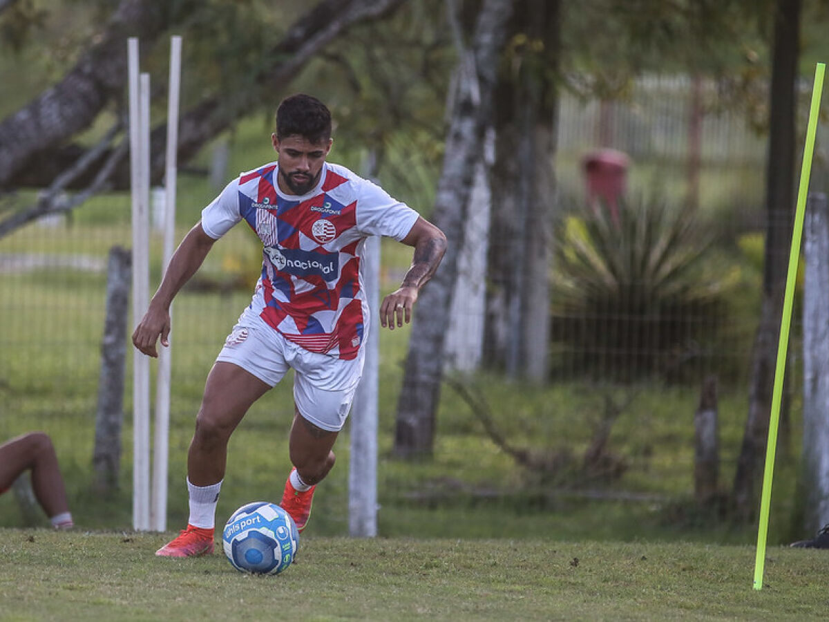 Após deixar o Vitória, lateral reforça o América-RN na Série C do Brasileiro