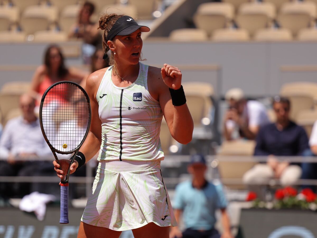 Bia Haddad faz história! Veja onde assistir ao jogo da tenista brasileira  na semifinal de Roland Garros - Seu Dinheiro