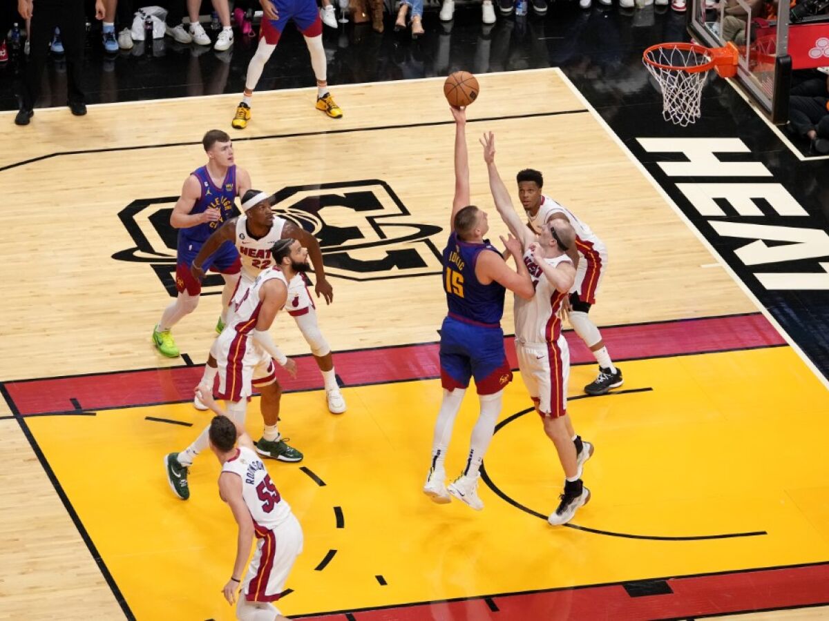 Lakers e Heat se encontram em final de temporada histórica da NBA - Folha PE