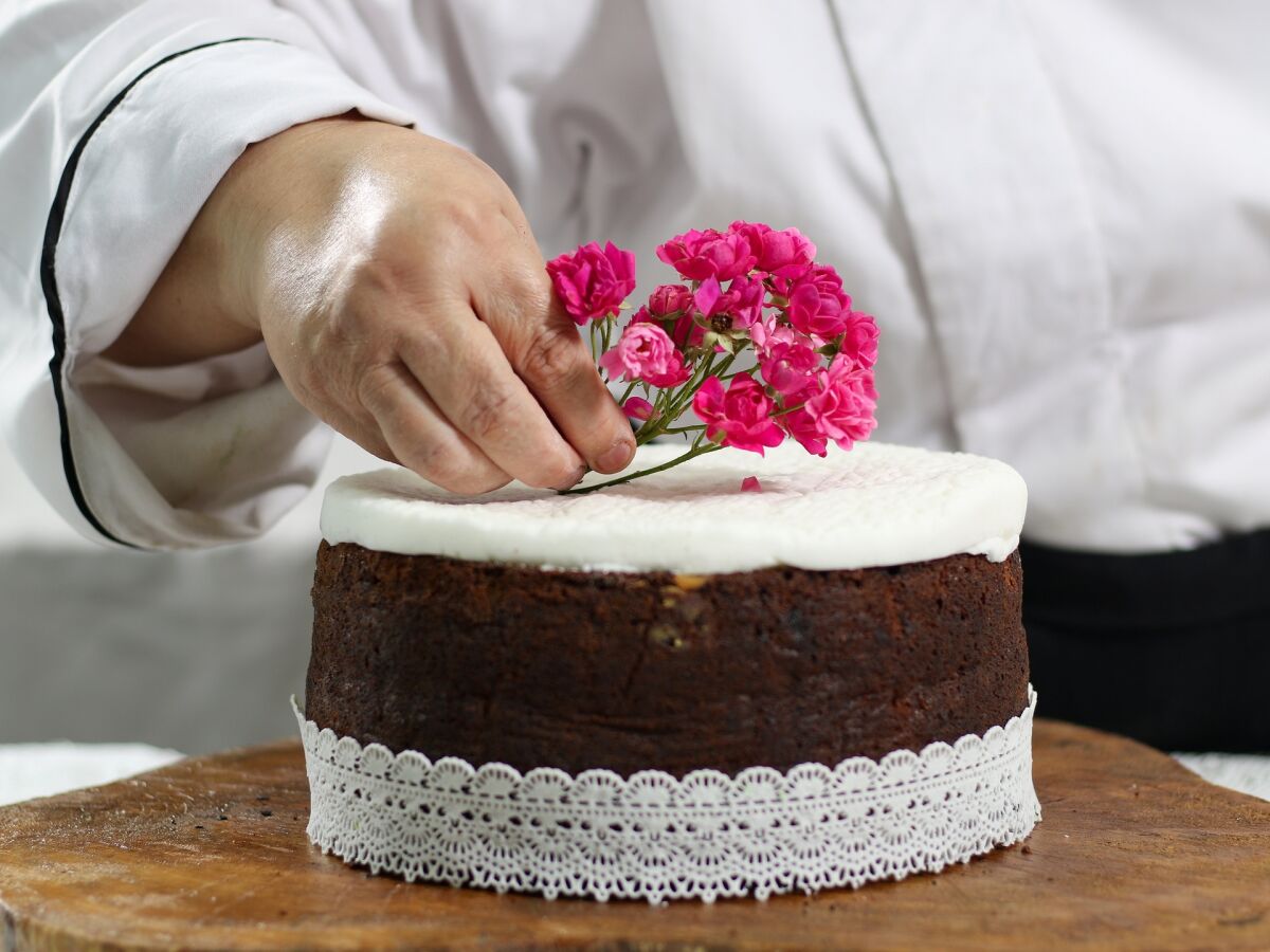 Bolo de noiva: saiba a origem da receita que está prestes a se