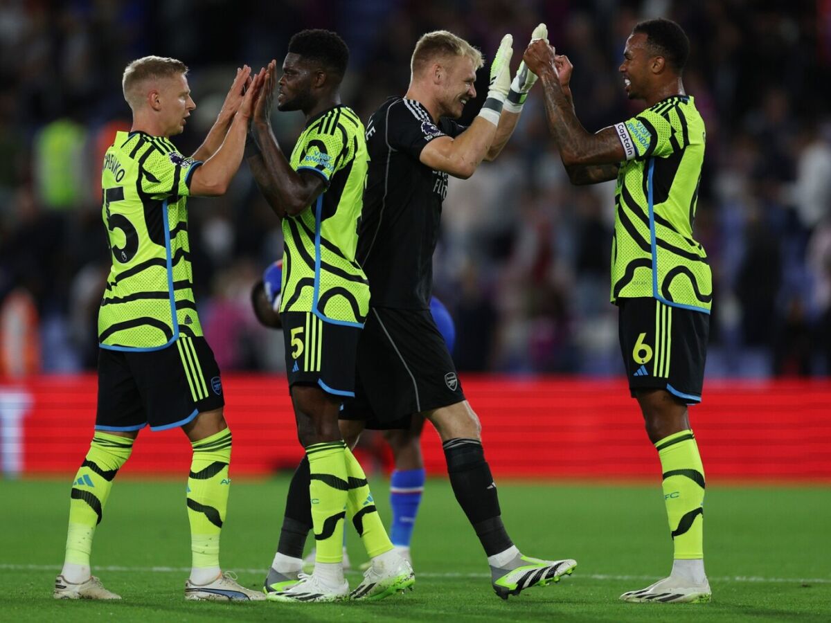 Zagueiro do Luton sofre parada cardíaca em campo e jogo da Premier