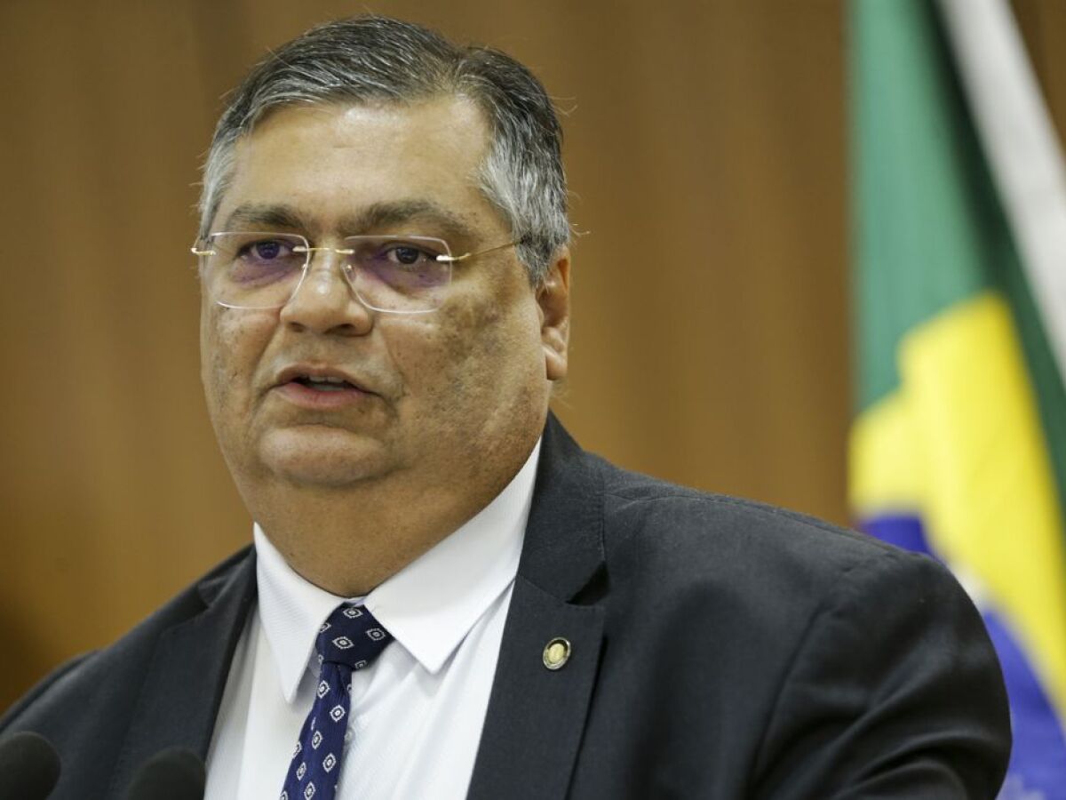 Flávio Dino quer mais poder federal sobre segurança em Brasília